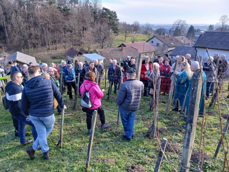 drustvo-vinogradnikov-centiba, pohod, blazeva-rez