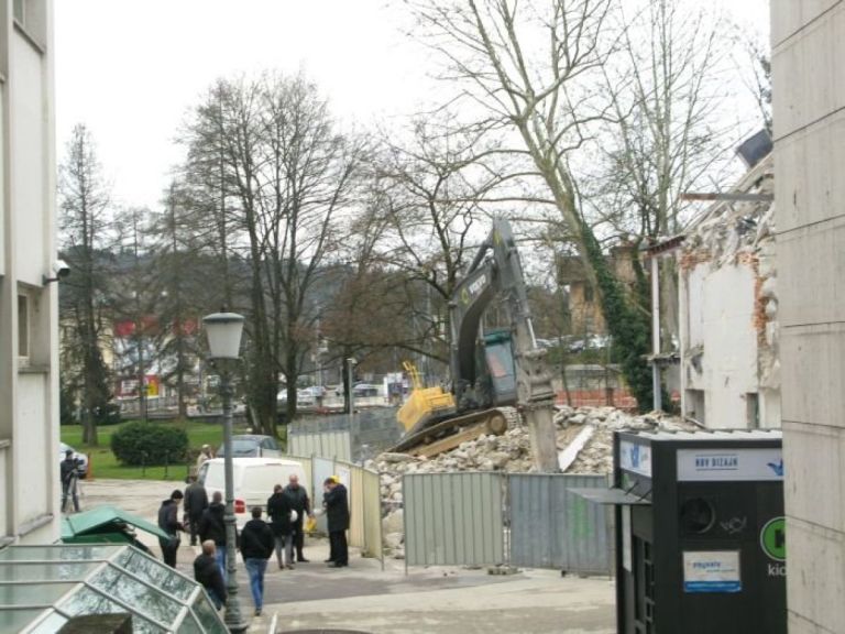 rusenje.jpg