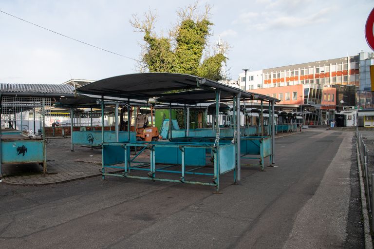 odstranitev-stojnic-s-tržnice, tržnica, stojnice, komunala-murska-sobota