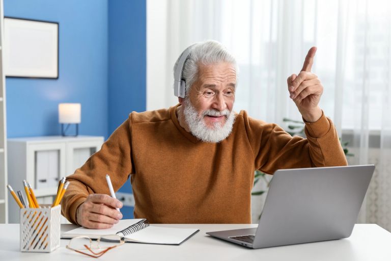 starejši, računalnik, vaje za možgane