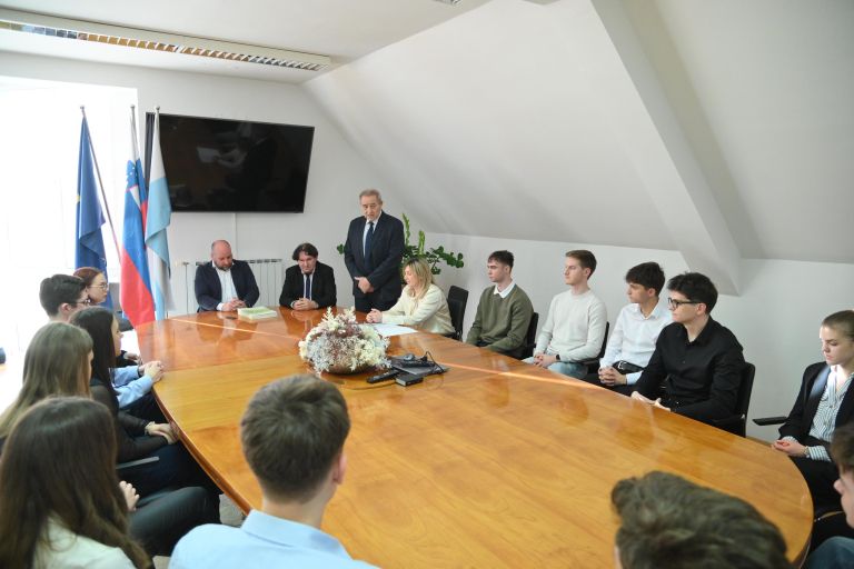 podpis-štimpendij-moravske-toplice, pif, pomurska-izobraževalna-fundacija