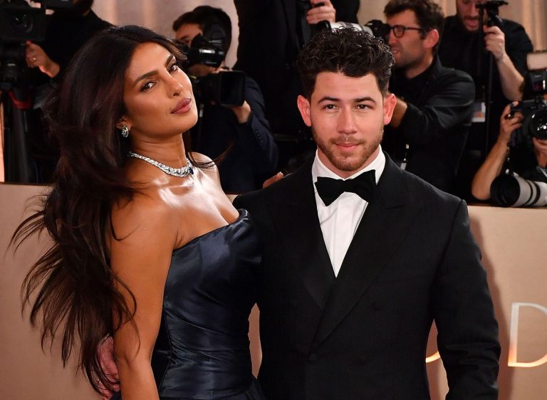priyanka-chopra-in-nick-jonas