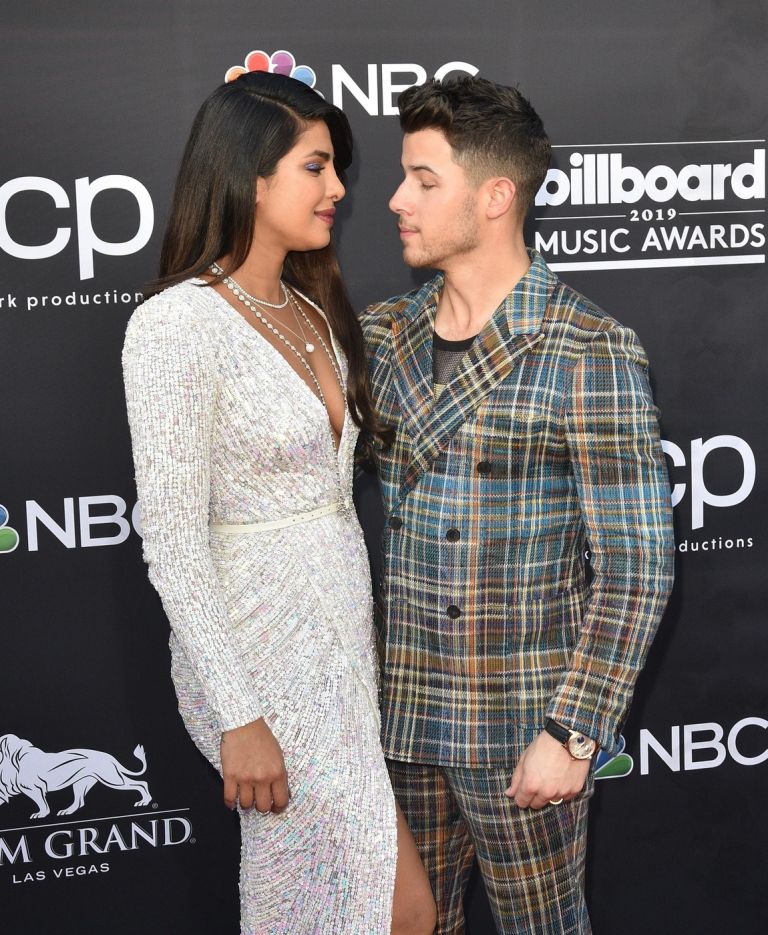priyanka-chopra-in-nick-jonas