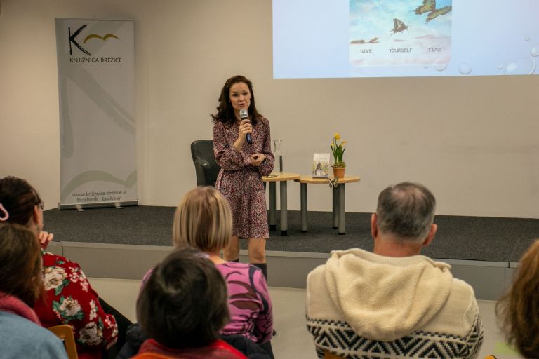 knjiznica-brezice-je-bogatejsa-za-osebno-dvigalo