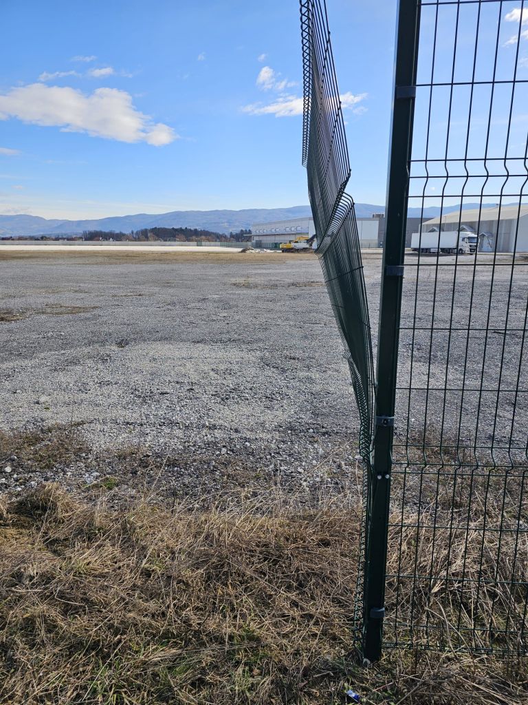 cona, ograja, dobruska-vas-skoda