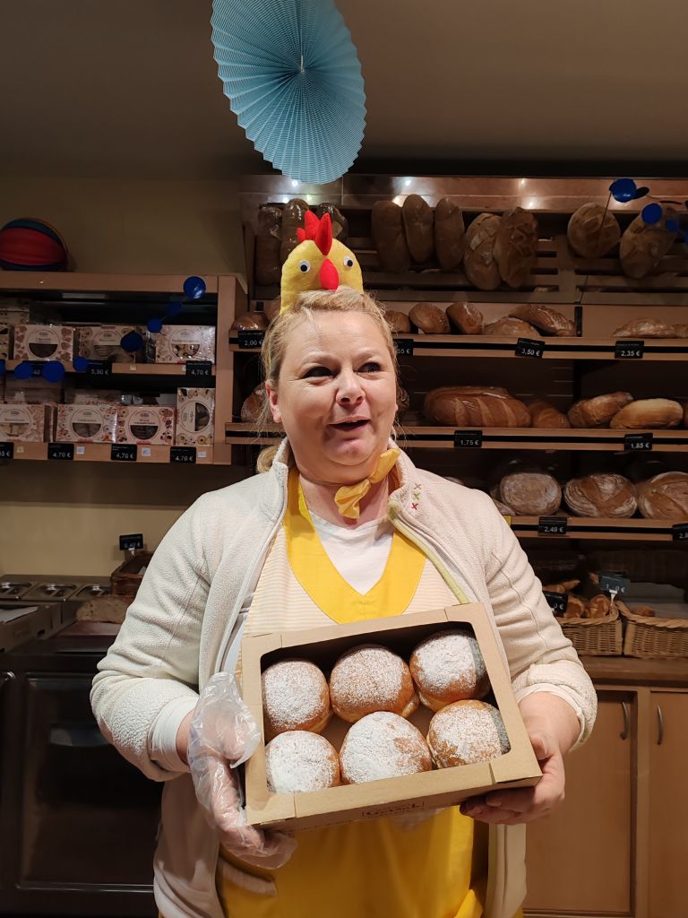 pust, lokali, gostilne, trgovine, ocenjevanje, celje