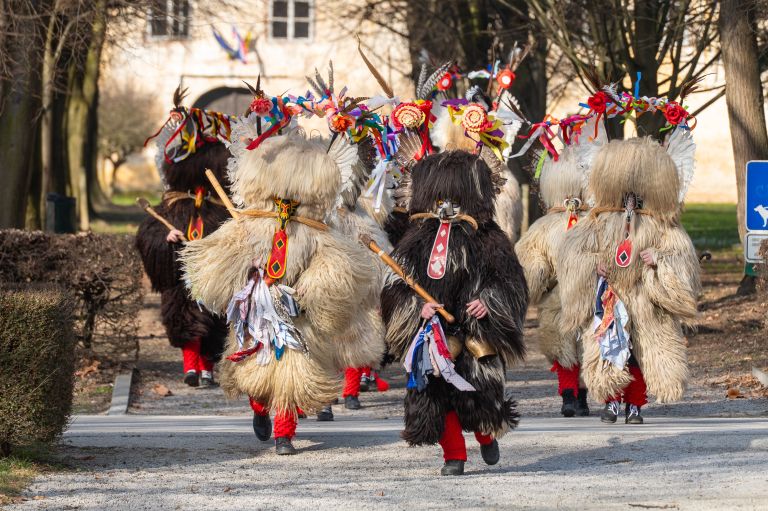 pust, beltinci, pustovanje, kurenti