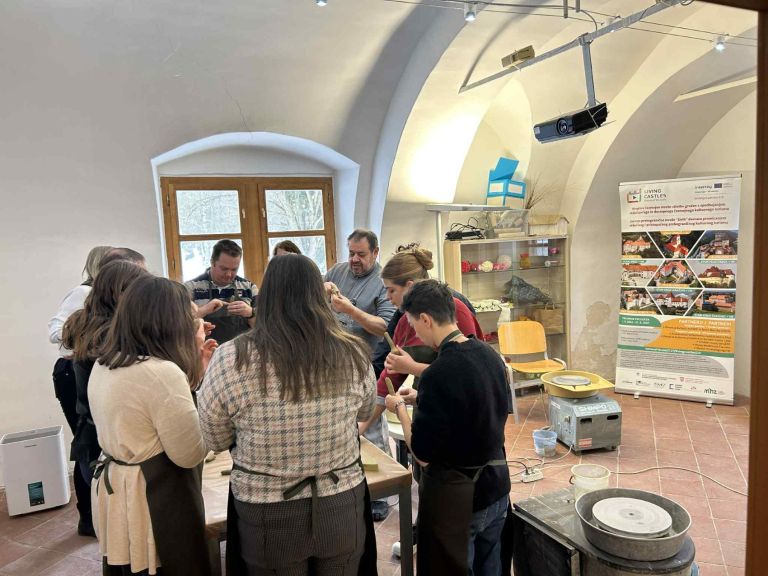 living-castles, projekt, ko-gradovi-ozivijo, loncarska-delavnica