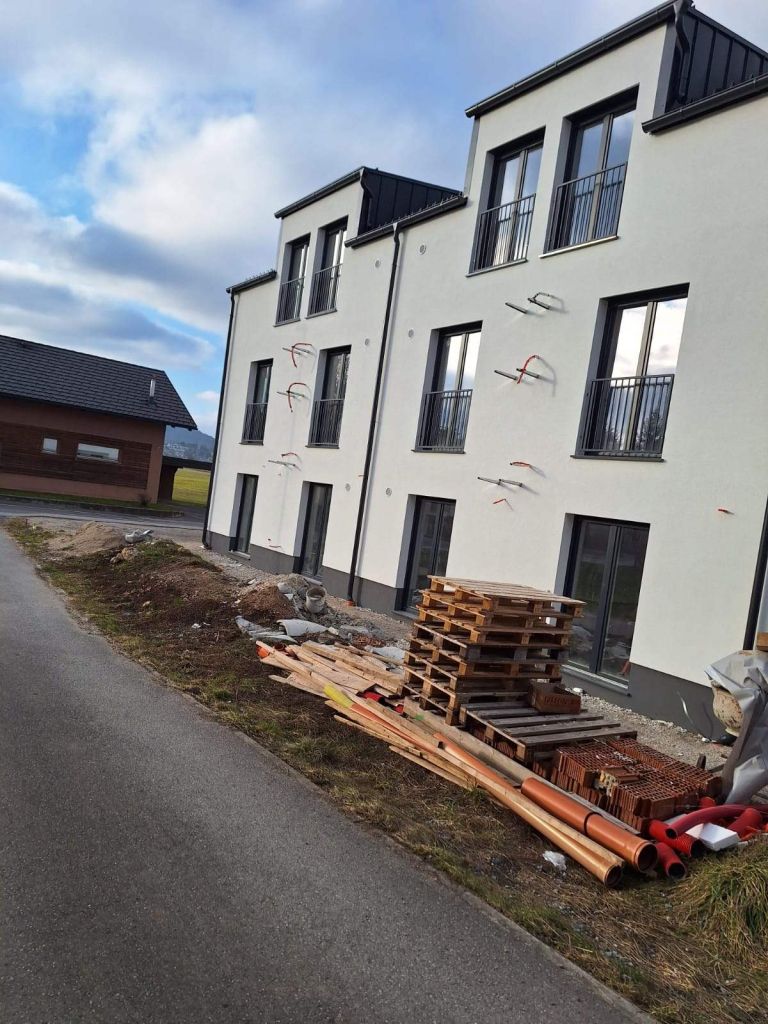 logatec, stavba, crna-gradnja