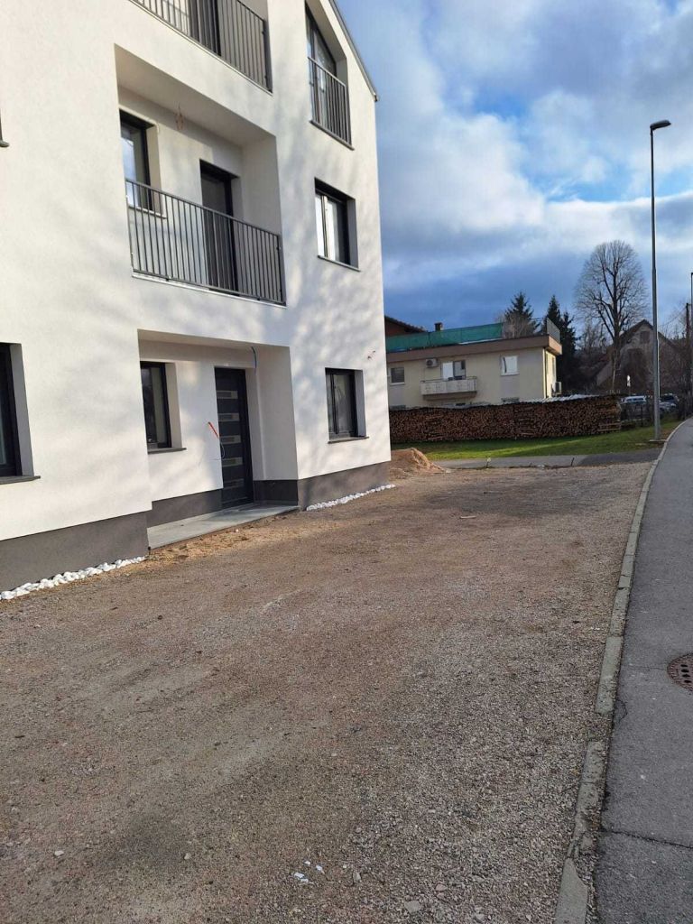 logatec, stavba, crna-gradnja