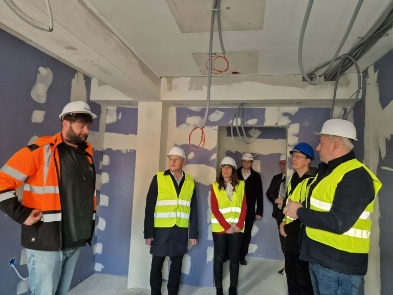 FOTO 8_ Ogled poteka obnove UE Krško.jpg