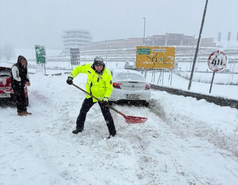 kidanje, policist, okolica maribora.jpg
