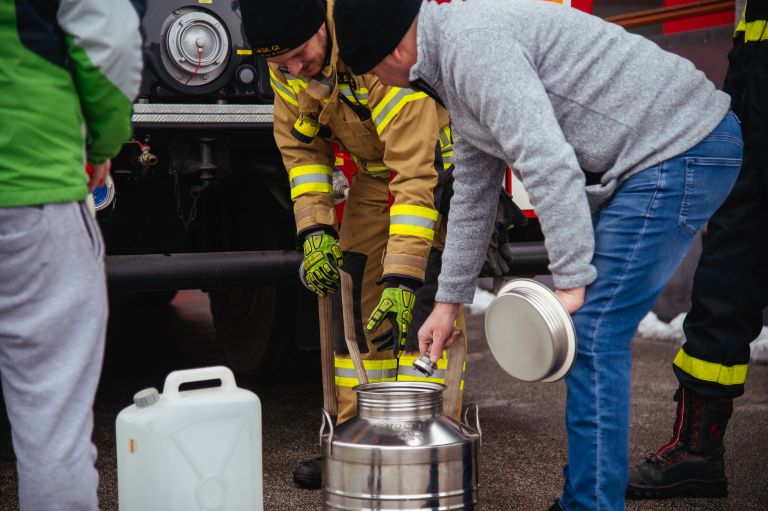 oskrba-s-pitno-vodo, gasilci-pitna-voda, pgd-dolnji-slaveči