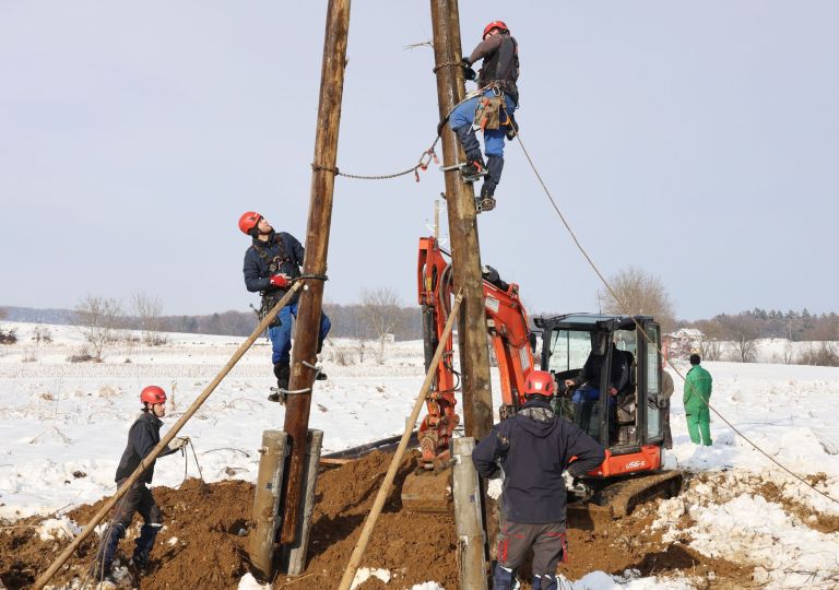 popravilo električnih drogov, zgornji duplek.jpg
