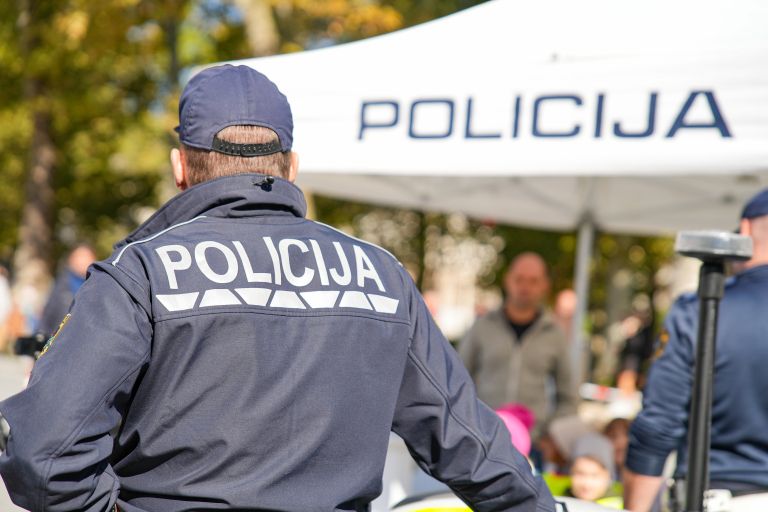 policija policist.jpg