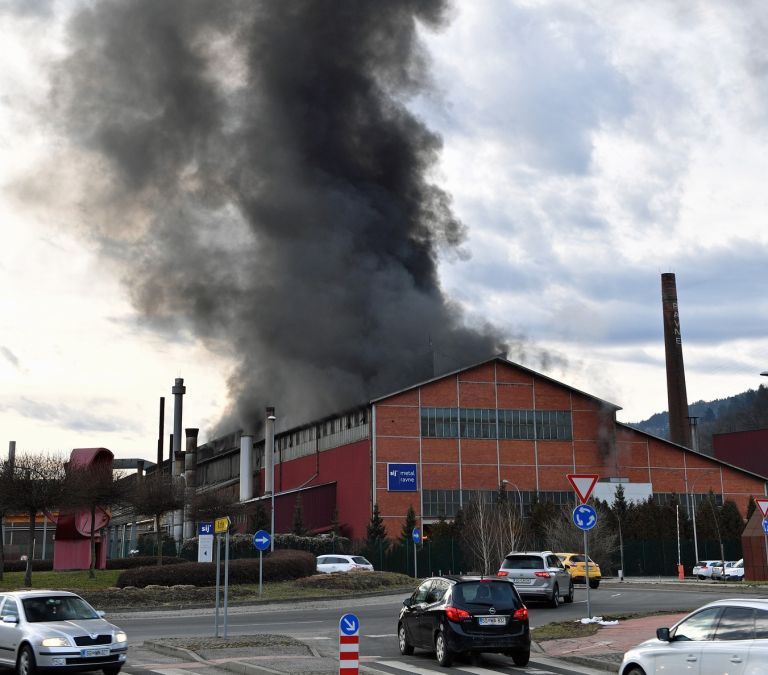 požar sij metal ravne.jpg