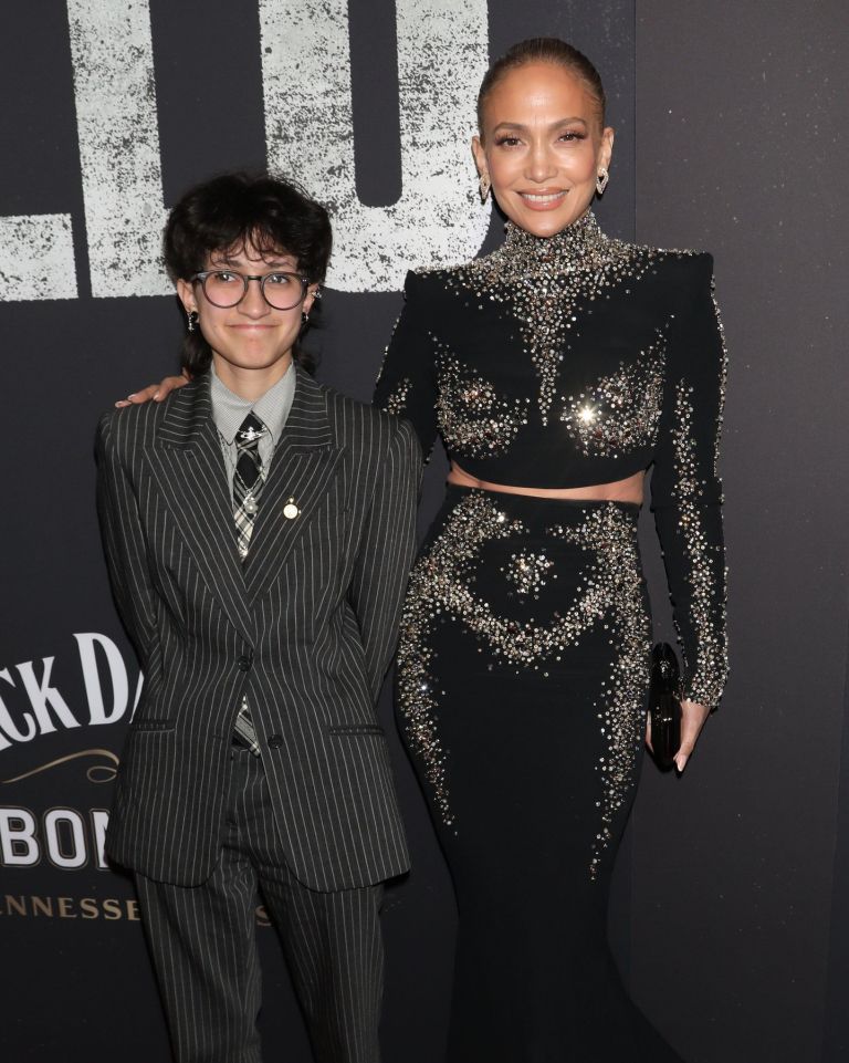 Jennifer Lopez, Max in Emme Muñiz (1).jpg
