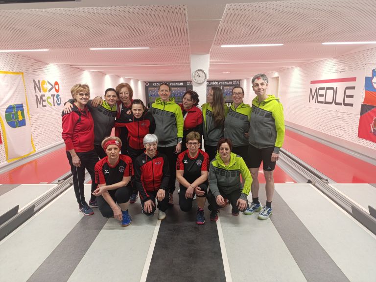 Kočevke so v Novem mestu visoko premagale Vodnjak in se zavihtele na vrh 1.B lige.jpg