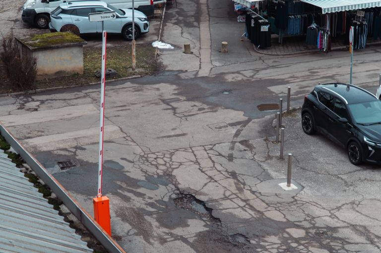 simbiločna, blagovnica, murska-sobota, dron, tržnica, blok, stanovanja, parkirišče