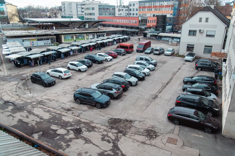 simbiločna, blagovnica, murska-sobota, dron, tržnica, blok, stanovanja, parkirišče