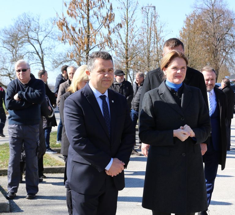 alenka-bratusek, otvoritev-obnovljene-ceste, cesta-lendava-pince