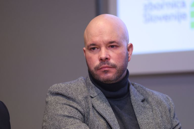 gzs, okrogla-miza