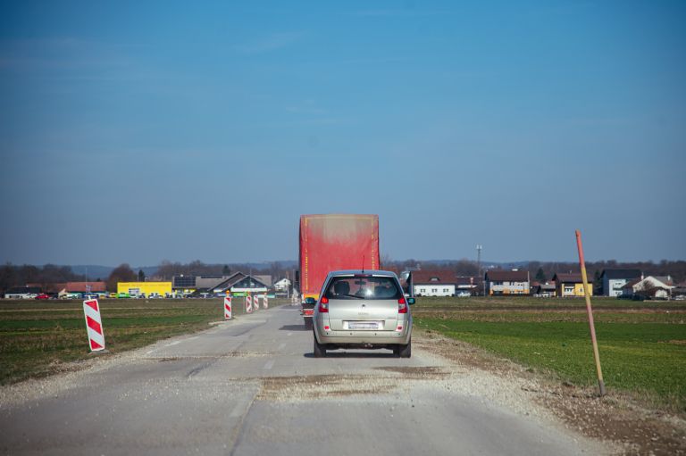 polaničeva-cesta, polaničova, poškodovano-cestišče, promet
