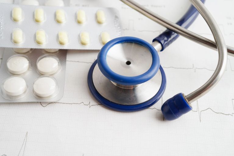 zdravnik pomoč.jpg