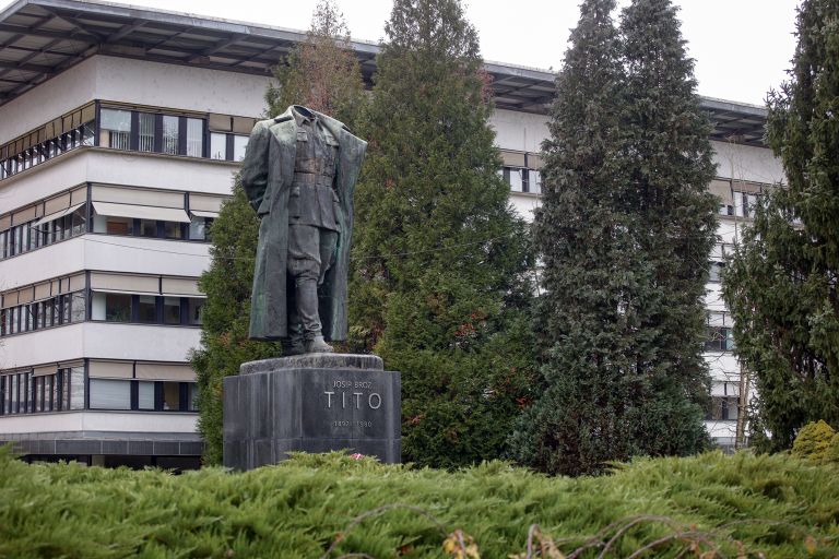 titov spomenik velenje-bobo.jpg