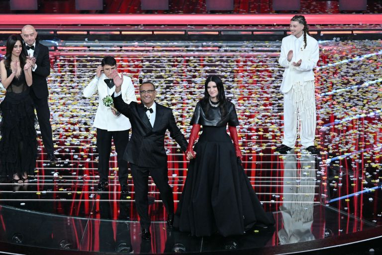 Carlo Conti, Laura Pausini.jpg