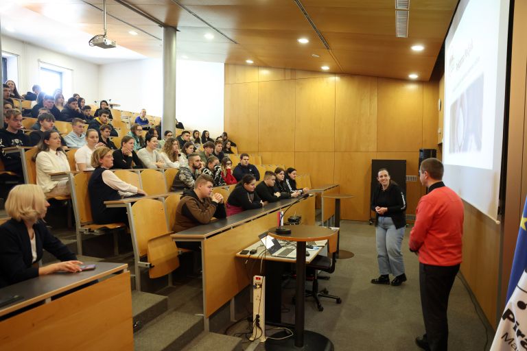 mojstri-prihodnosti, piramida-maribor, pecjak