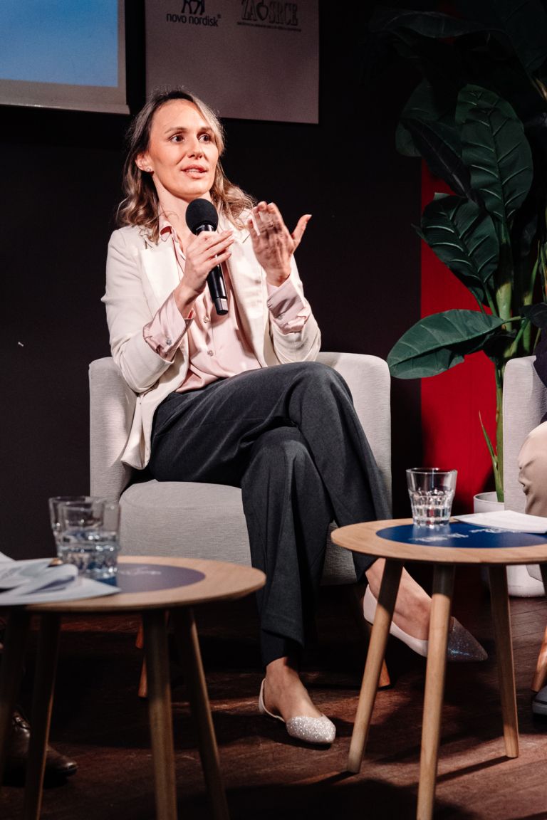 doc. dr. Neža Majdič, dr. med., specialistka fizikalne in rehabilitacijske medicine.jpg