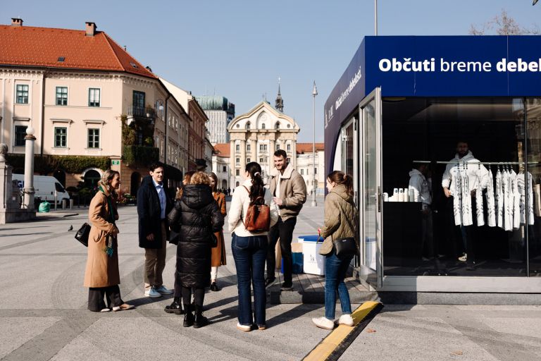 Od predsodkov k razumevanju Občuti breme debelosti.jpg