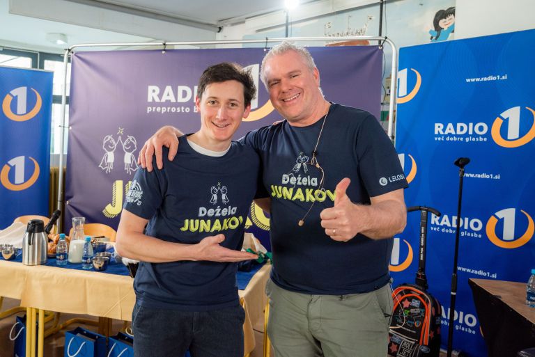 Simbolična predaja štafete: Cene Prevc in Miha Deželak skupaj na dogodku, kjer so razkrili novega no