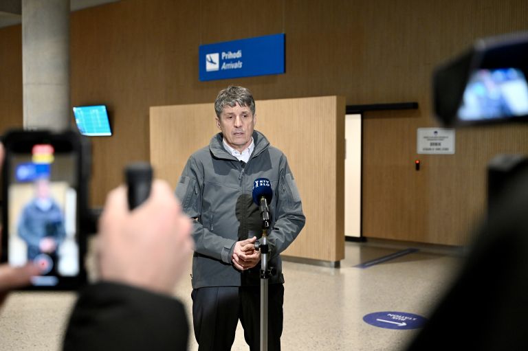 vrnik letalo oman dubaj bliznji vzhod.jpg