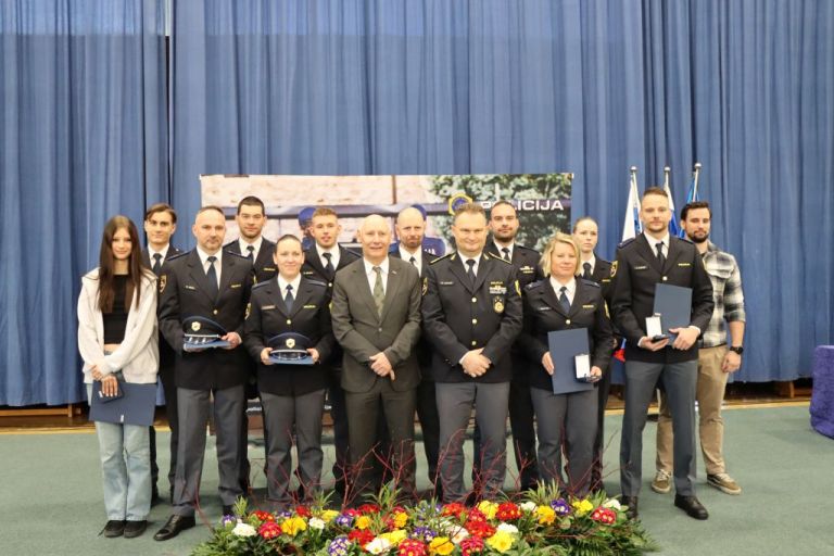 policija, medalje-za-hrabrost-in-pozrtovalnost