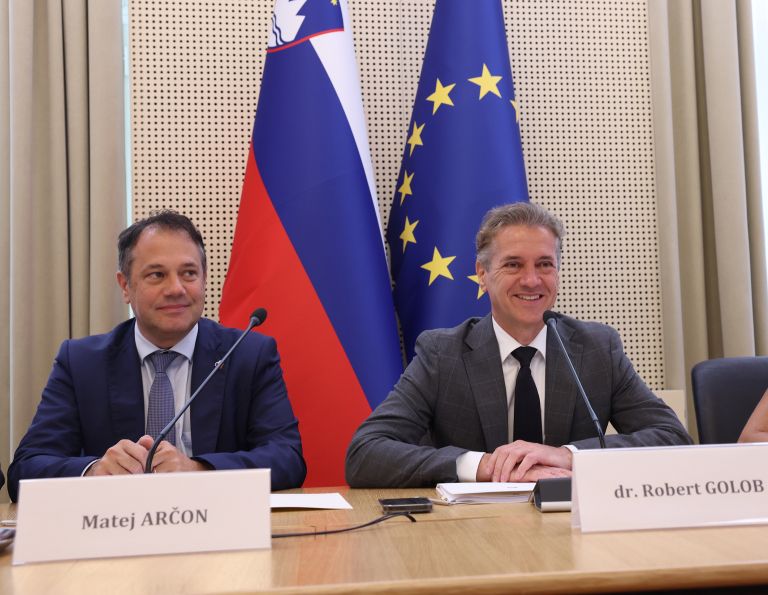 arcon golob-bobo.jpg