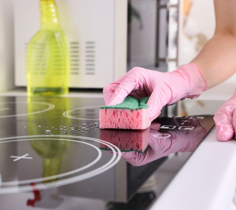 ciscenje-kuhalne-plosce