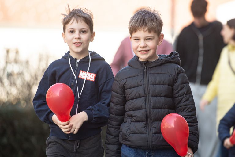 pohod-z-rdecimi-baloni