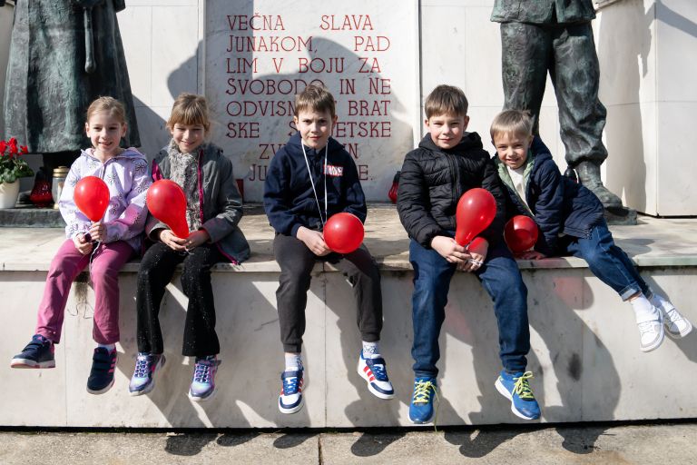 pohod-z-rdecimi-baloni