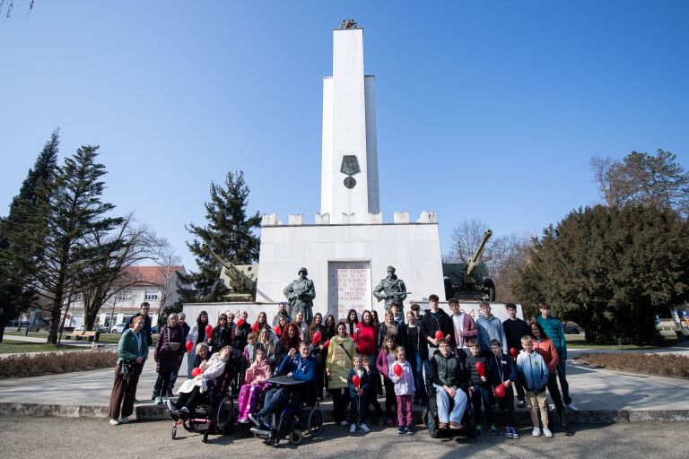 pohod-z-rdecimi-baloni