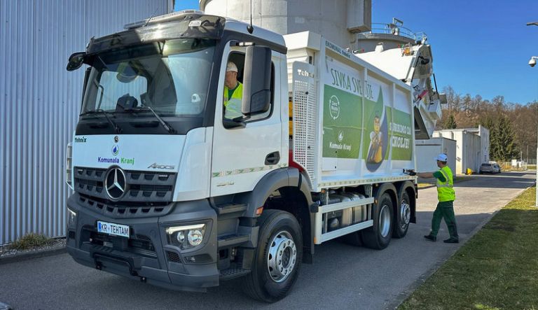 Komunala Kranj prva v Sloveniji s tehtnico na smetarskem vozilu