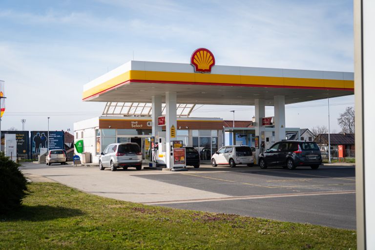 bencinske-črpalke, gorivo, shell, petrol, tankanje, nafta