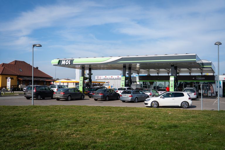 bencinske-črpalke, gorivo, shell, petrol, tankanje, nafta