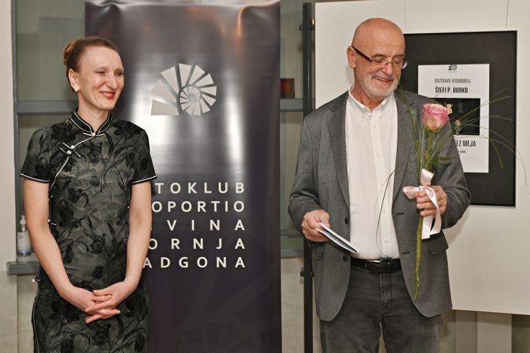 portreti-brez-meja, stefi-p-borko, fotografska-razstava