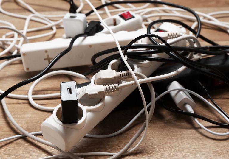 gospodinjski-aparati, elektricna-napeljava-pozar