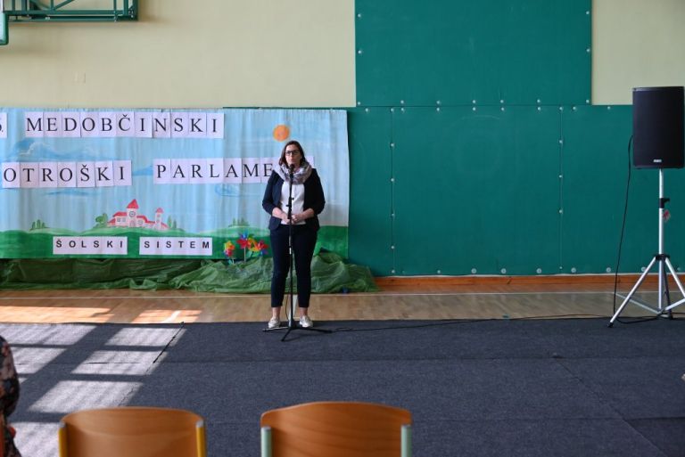 os-salovci, medobcinski-solski-parlament