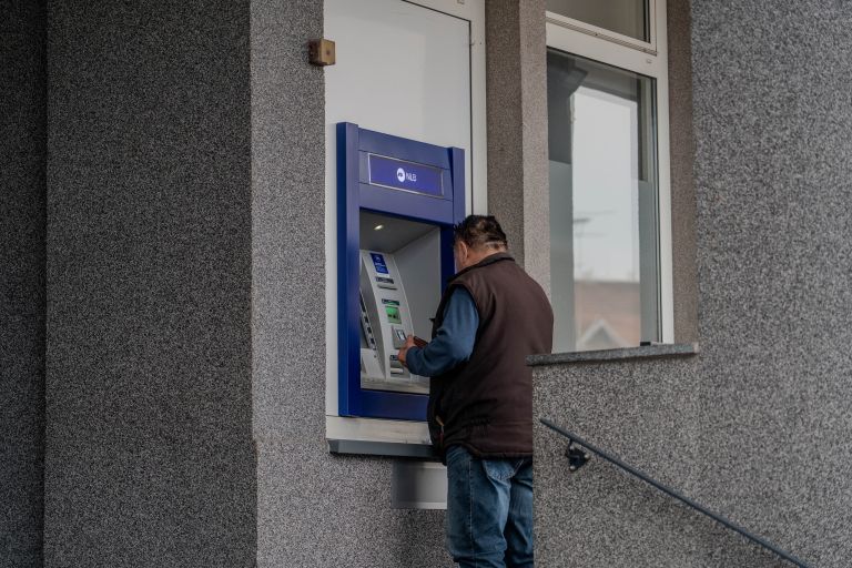 simbolična, nlb, bankomat