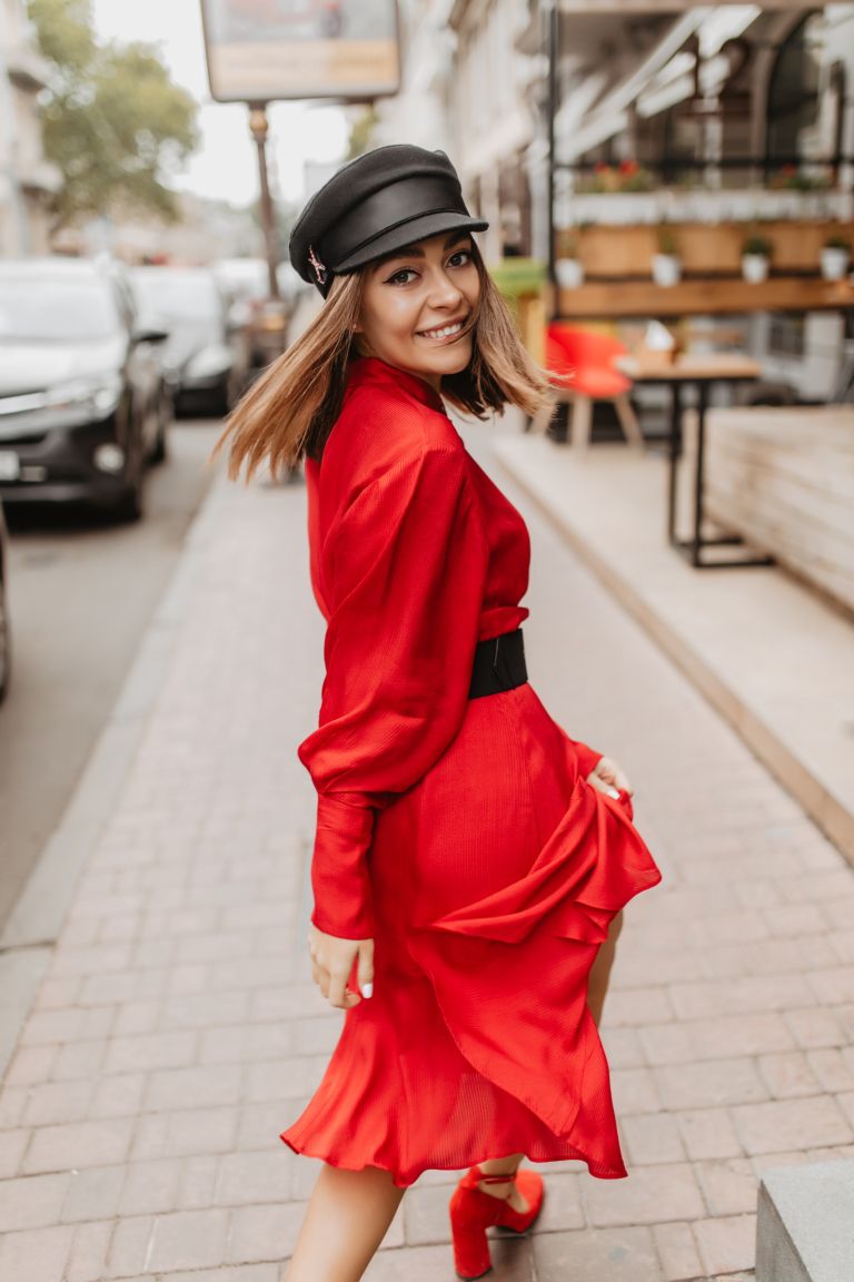 Rdeča obleka, pomlad