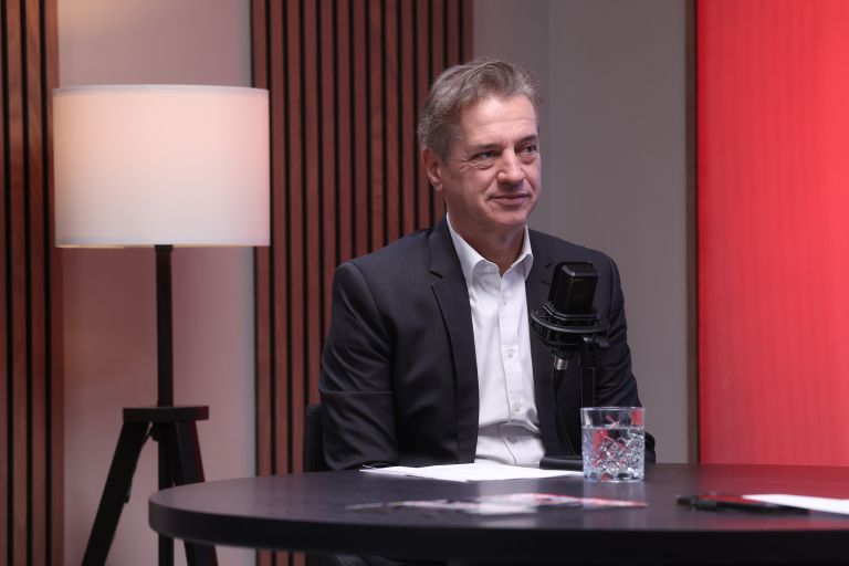 I-robert golob-pl002.JPG